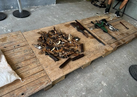 PF destrói mais de 60 armas e 500 munições apreendidas no Amazonas