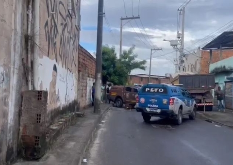 Suspeito de matar ex-esposa invade casa durante fuga e faz família refém