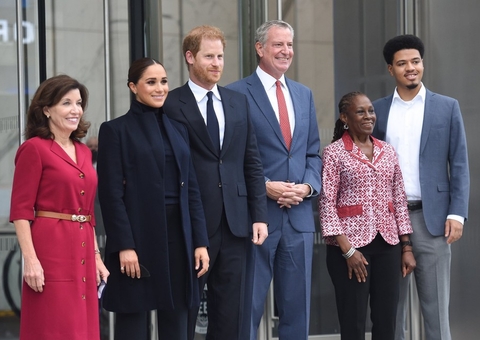 'Não seja um Bolsonaro, seja Meghan e Harry', dispara prefeito de Nova York