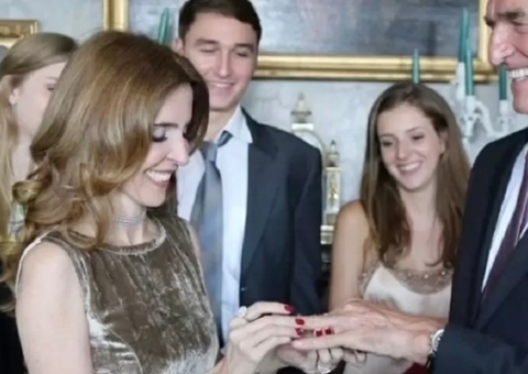 Famosos cometem gafe em post de Deborah Evelyn com marido 