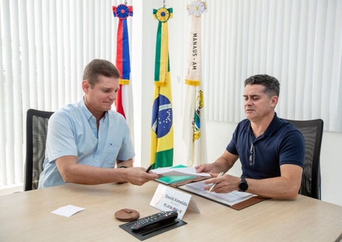 Prefeito de Manaus assina decreto para economizar R$ 120 milhões em despesas