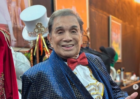 Dedé Santana passa mal antes de show e é socorrido às pressas 