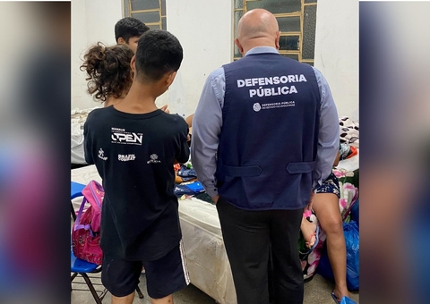 Defensoria auxilia desabrigados após deslizamento em Manaus