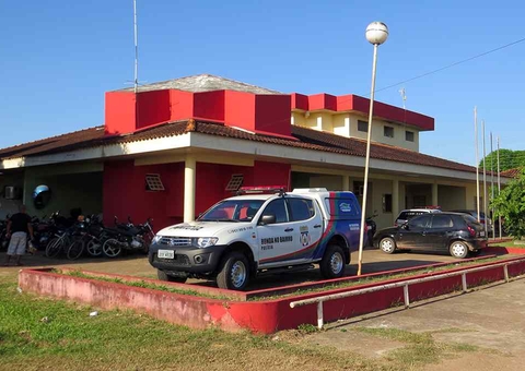 Balsa roubada por piratas no rio é apreendida com 40 mil litros de combustível no Amazonas