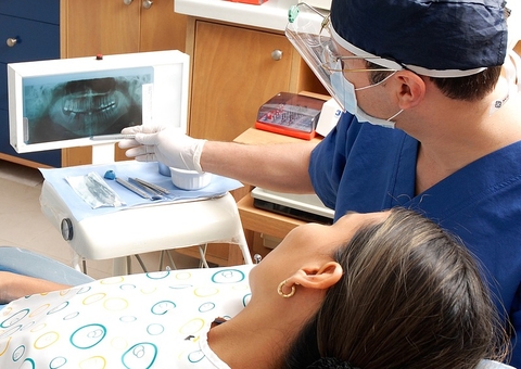 Cuidados com a saúde bucal durante pré-natal podem evitar partos prematuros; entenda