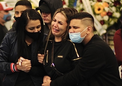 Viúva de MC Kevin diz que dormia na hora do acidente e critica sanguessugas