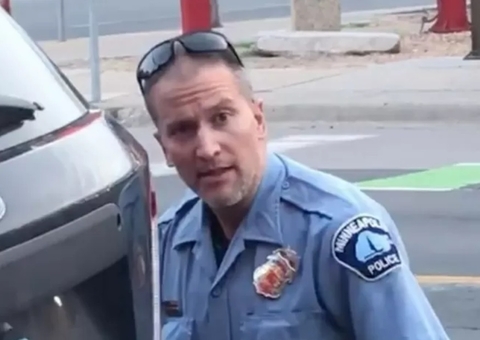 Ex-policial condenado por matar George Floyd é esfaqueado na prisão