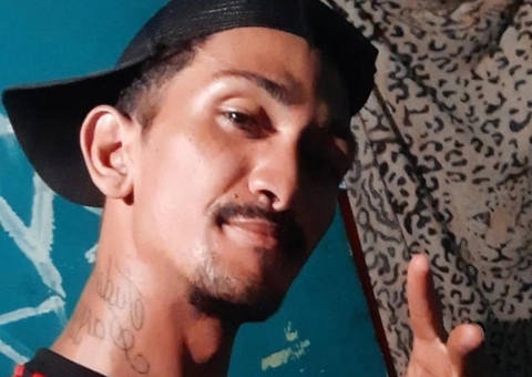 Pai pede ajuda para encontrar filho que sumiu após sair para assistir a jogo em Manaus