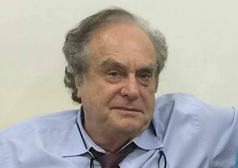 Arnaldo Jabor é internado após sofrer AVC