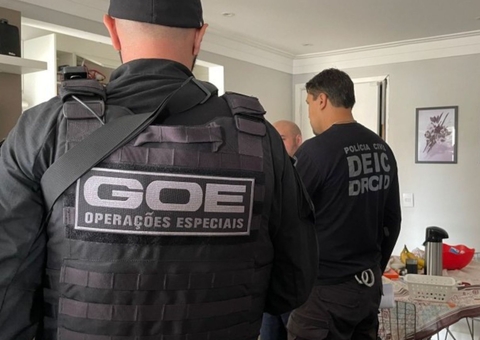 Hacker que ameaçou Moraes é preso e polícia apura conexão com explosões no STF