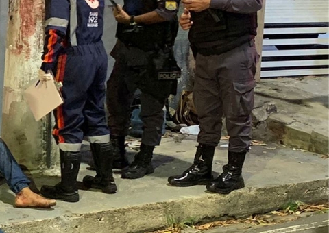 Suspeito de assalto é morto a tiros e outro é baleado na perna em Manaus