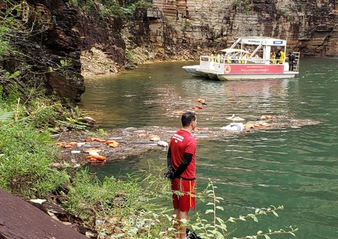 Corpo de Bombeiros de Minas Gerais pede que pessoas evitem locais de risco no estado