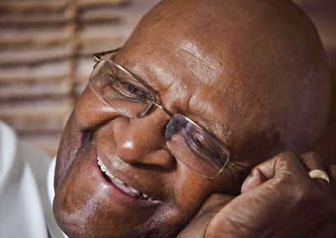 Morre o ganhador do Nobel da Paz Desmond Tutu na África do Sul