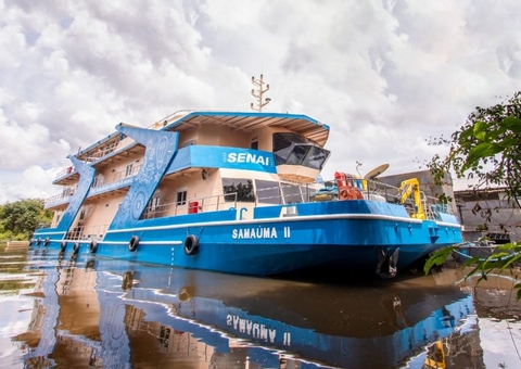Barco-Escola Samaúma II oferece 21 cursos profissionalizantes no Amazonas