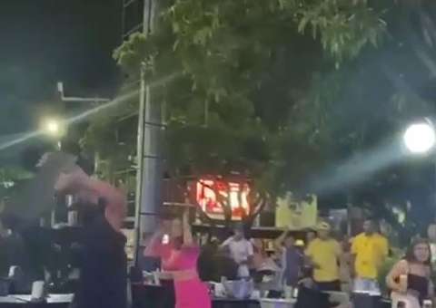 Vídeo mostra quebra-quebra e briga generalizada em bar na Praça do Eldorado