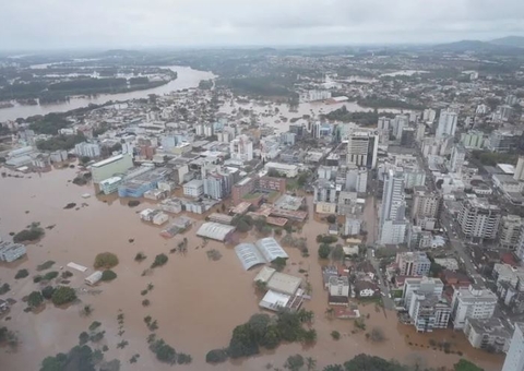 Ciclone devasta 66 cidades e mata 27 pessoas no Rio Grande do Sul