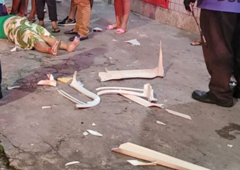 Clientes de lanchonete são atropelados por carro desgovernado em Manaus