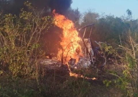 Duas pessoas morrem em queda de helicóptero em Caruaru