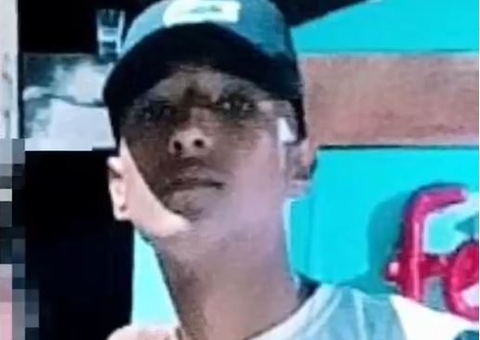 Carro capota após atropelamento e dois jovens morrem em acidente na AM-010