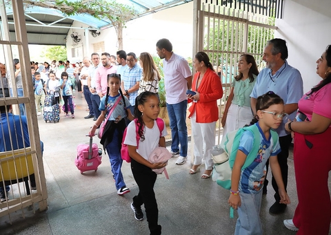 Estudantes da rede municipal voltam às aulas nesta quarta-feira em Manaus
