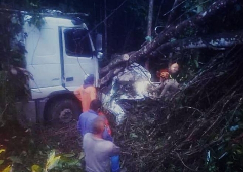 Motorista de carreta que matou homem esmagado na BR-174 diz que não conseguiu desviar