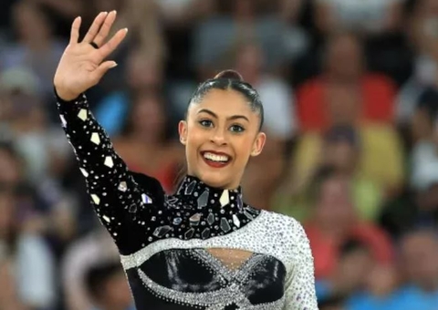 Babi Domingos fica em 10º na final da ginástica rítmica de Paris
