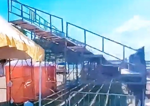 Bebê despenca de arquibancada de 5 metros durante rodeio no Amazonas