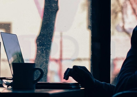 Projeto aumenta pena para registro, venda e exposição de pornografia infantil