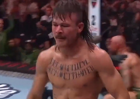 Manauara Diego Lopes vence com cotovelada brutal no UFC; veja vídeo