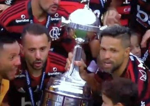 Após 12 títulos no Flamengo, Diego anuncia aposentadoria no fim de 2022