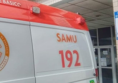 Médica é baleada dentro de ambulância em movimento enquanto atendia paciente