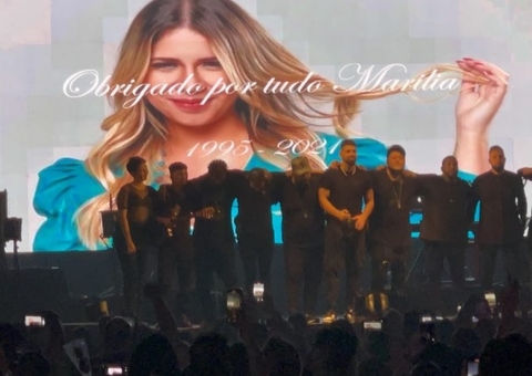 Dilsinho e Mumuzinho choram em show durante homenagem a Marília Mendonça