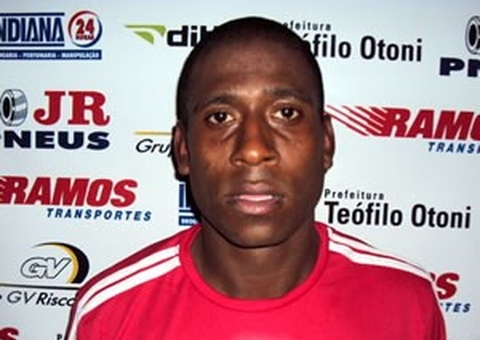 Ex-jogador do Flamengo morre ao ser arremessado em grave acidente de moto