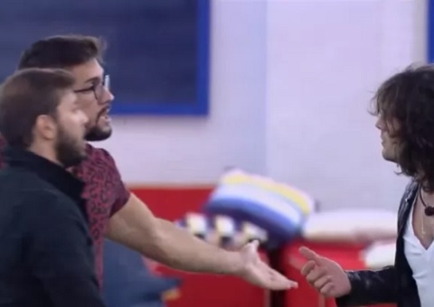 Vídeo: Fiuk e Arthur batem boca durante jogo da discórdia: 'C*zao'