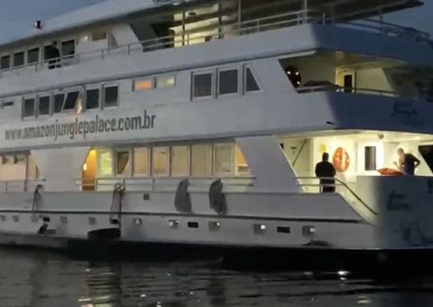 Festa em iate de luxo que duraria uma semana é encerrada no Rio Negro