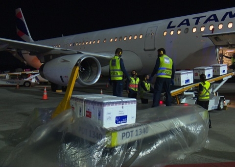 Amazonas recebe mais de 53 mil doses de vacina contra Covid-19