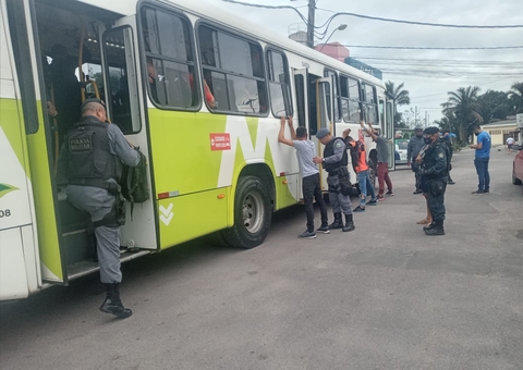 Quatro são presos após assaltar ônibus da linha 641 em Manaus 