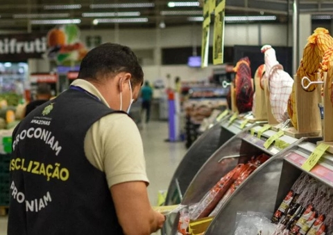 20kg de alimentos e produtos são apreendidos em supermercado de Manaus