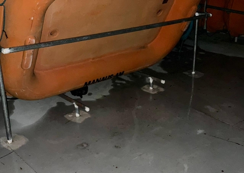 Cão policial encontra droga avaliada em R$ 18 mil em bote no Amazonas