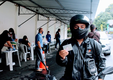 Detran encerra entrega de CNHs por drive-thru em Manaus