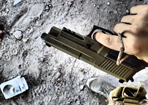 Homem é baleado na cabeça na frente da casa da ex em Manaus