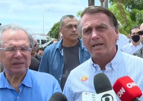 Bolsonaro anuncia novo aumento no preço dos combustíveis e dispara: ' Não vou inteferir em nada'