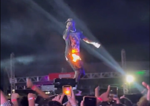 Short de Djonga pega fogo durante show; vídeo