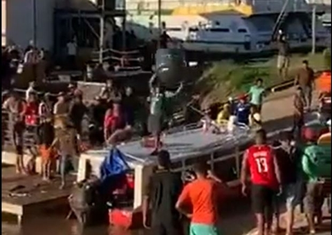 Vídeo mostra populares atacando e matando supostos piratas de rio em Japurá