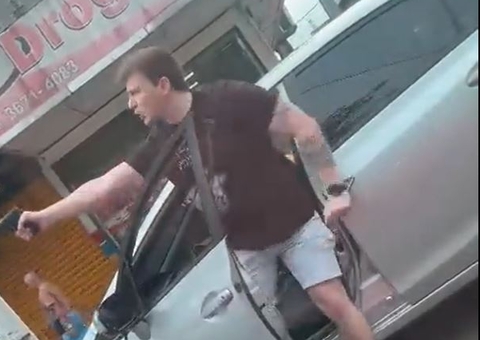 Corregedoria abre sindicância contra delegado que sacou arma em briga de trânsito em Manaus