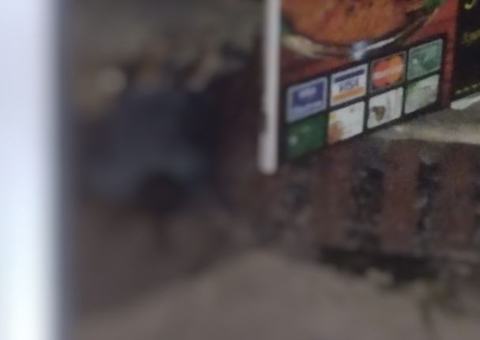 Homem é encontrado morto na frente de restaurante na Compensa