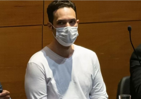 Após ter liminar negada, Jairinho demite metade da equipe de advogados