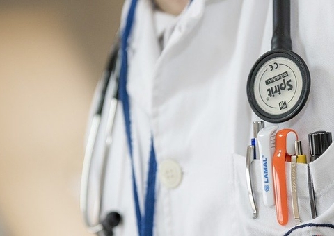 Médico é preso por estupro de adolescente de 16 anos no Amazonas