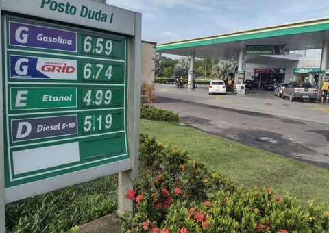 Bolsonaro diz que Petrobras vai reajustar preços dos combustíveis daqui a 20 dias