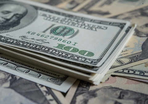 Banco Central leiloará US$ 3 bilhões nesta segunda-feira para segurar o dólar